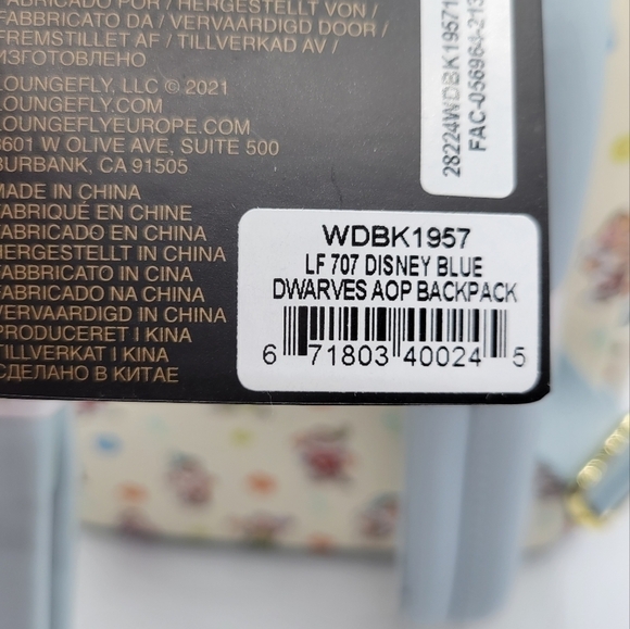 Loungefly Snow White & the Seven Dwarfs Backpack - Picture 7 of 9